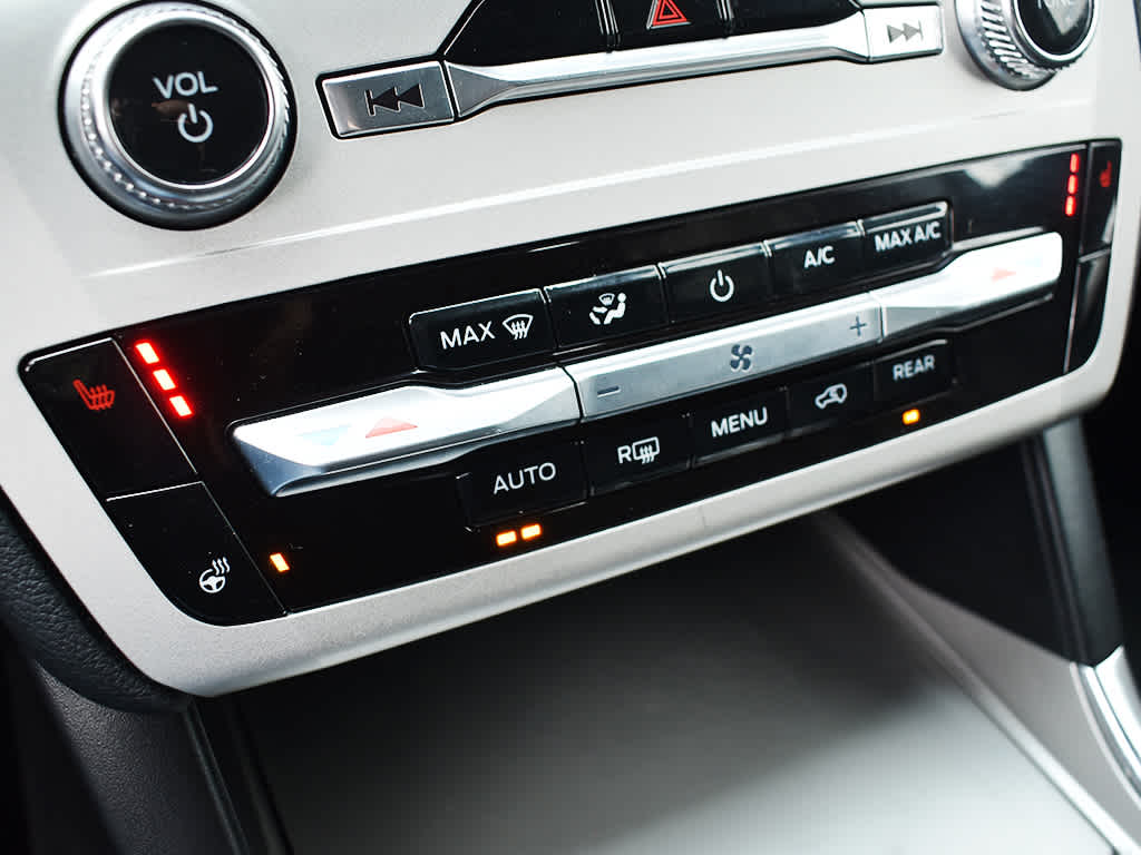 2022 Ford Explorer XLT photo 18