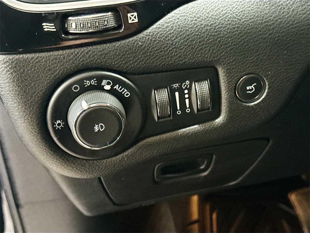 2023 Jeep Cherokee Altitude photo 6