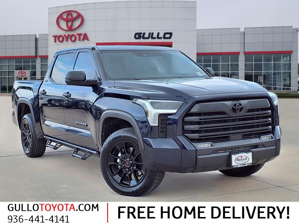 2023 Toyota Tundra SR5's photo