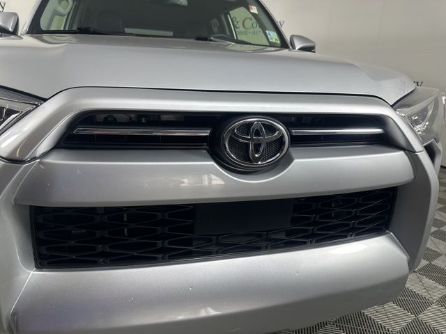 2024 Toyota 4Runner SR5 Premium photo 4