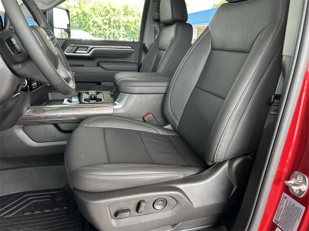 2025 Chevrolet Silverado 2500HD LTZ photo 19