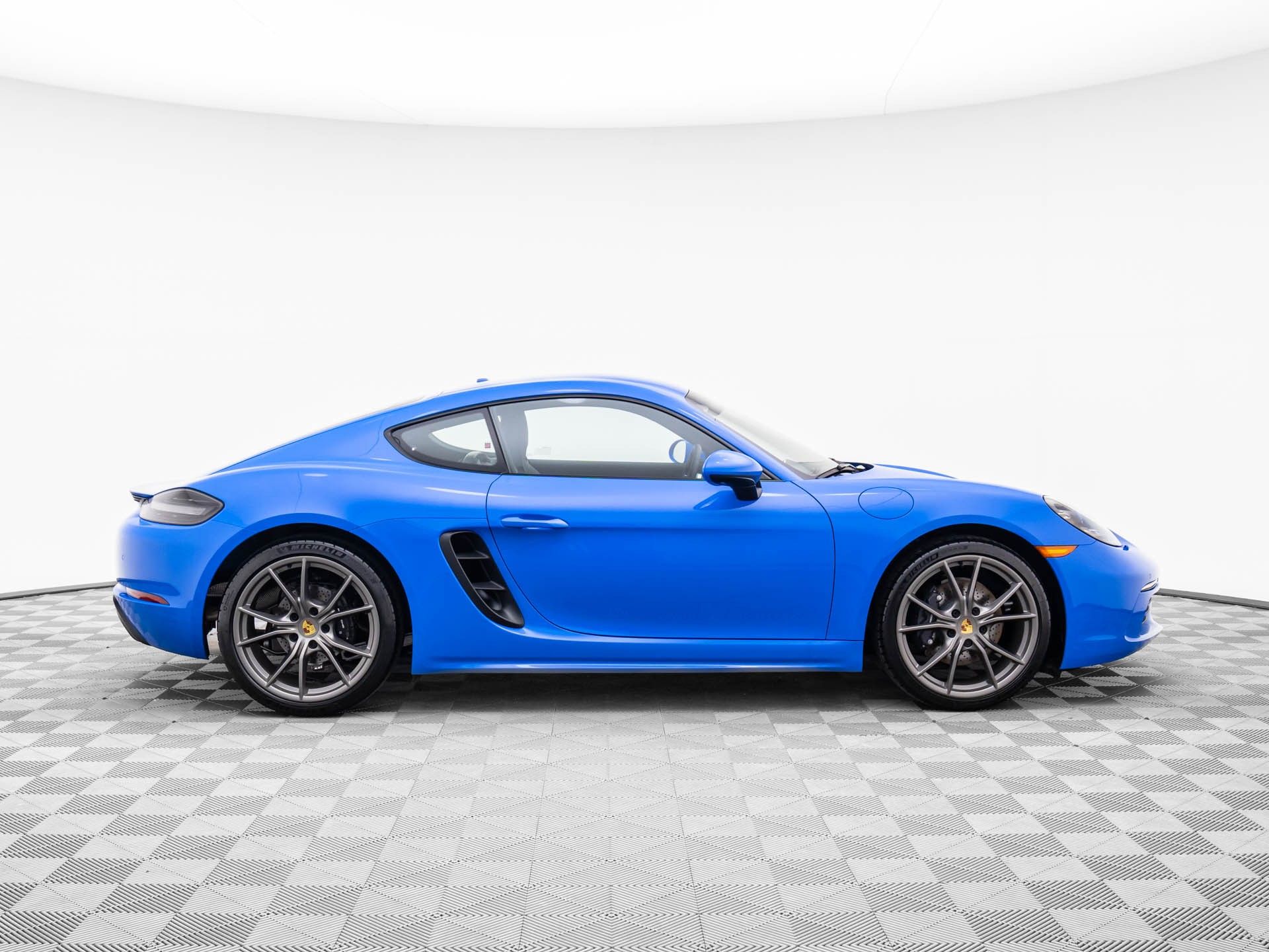 2025 Porsche Cayman Base S photo 8