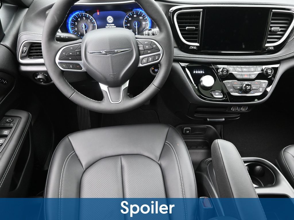 2025 Chrysler Pacifica photo 10