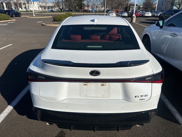 2023 Lexus IS 350 F SPORT photo 4