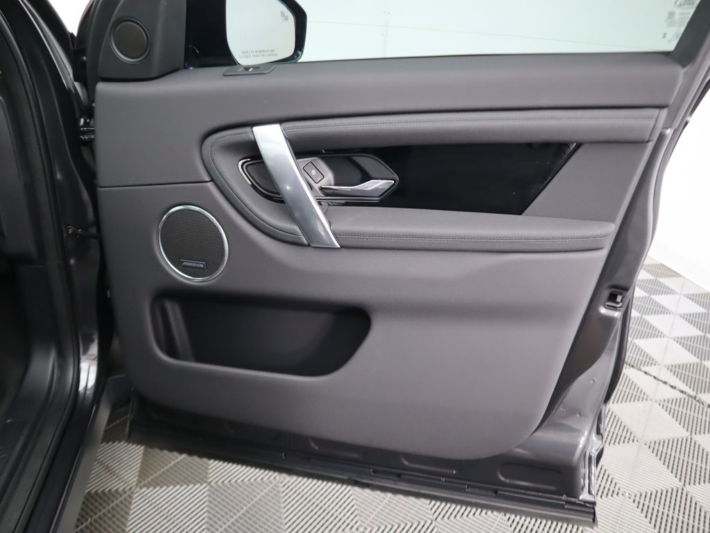 2025 Land Rover Discovery Sport S photo 23