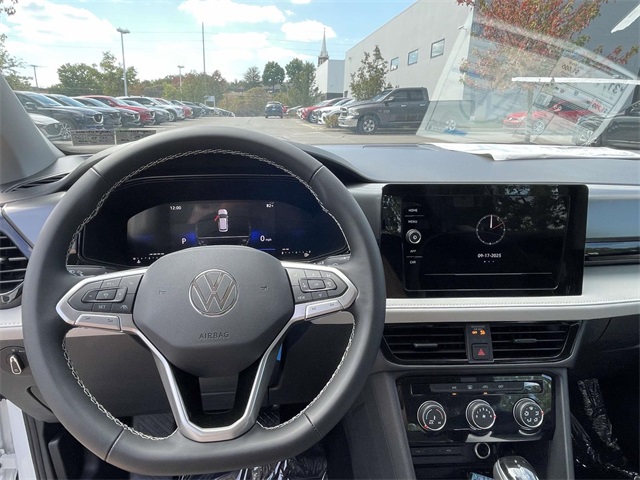 2025 Volkswagen Taos S photo 14