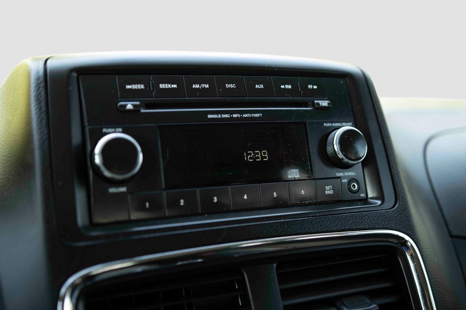 2015 Dodge Grand Caravan SE photo 7