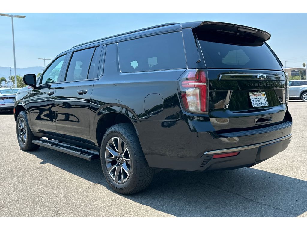 2022 Chevrolet Suburban 1500 Z71 photo 3