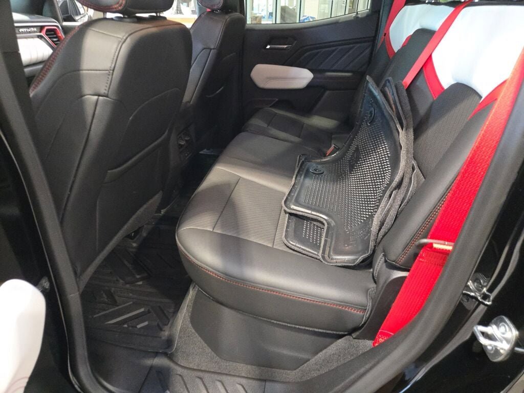 2026 Gmc Canyon AT4X photo 17