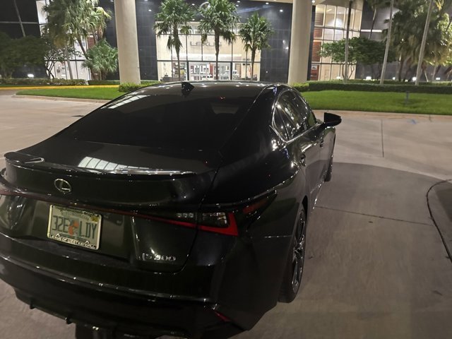 2024 Lexus IS 300 F SPORT photo 4