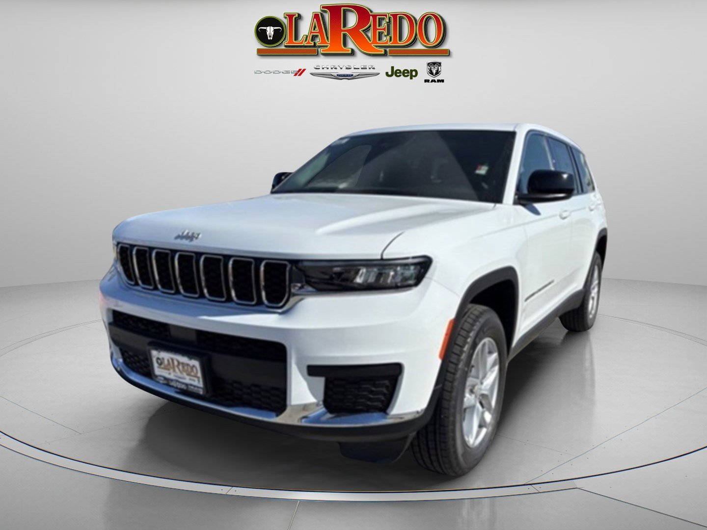 2025 Jeep Grand Cherokee Laredo Altitude photo 3