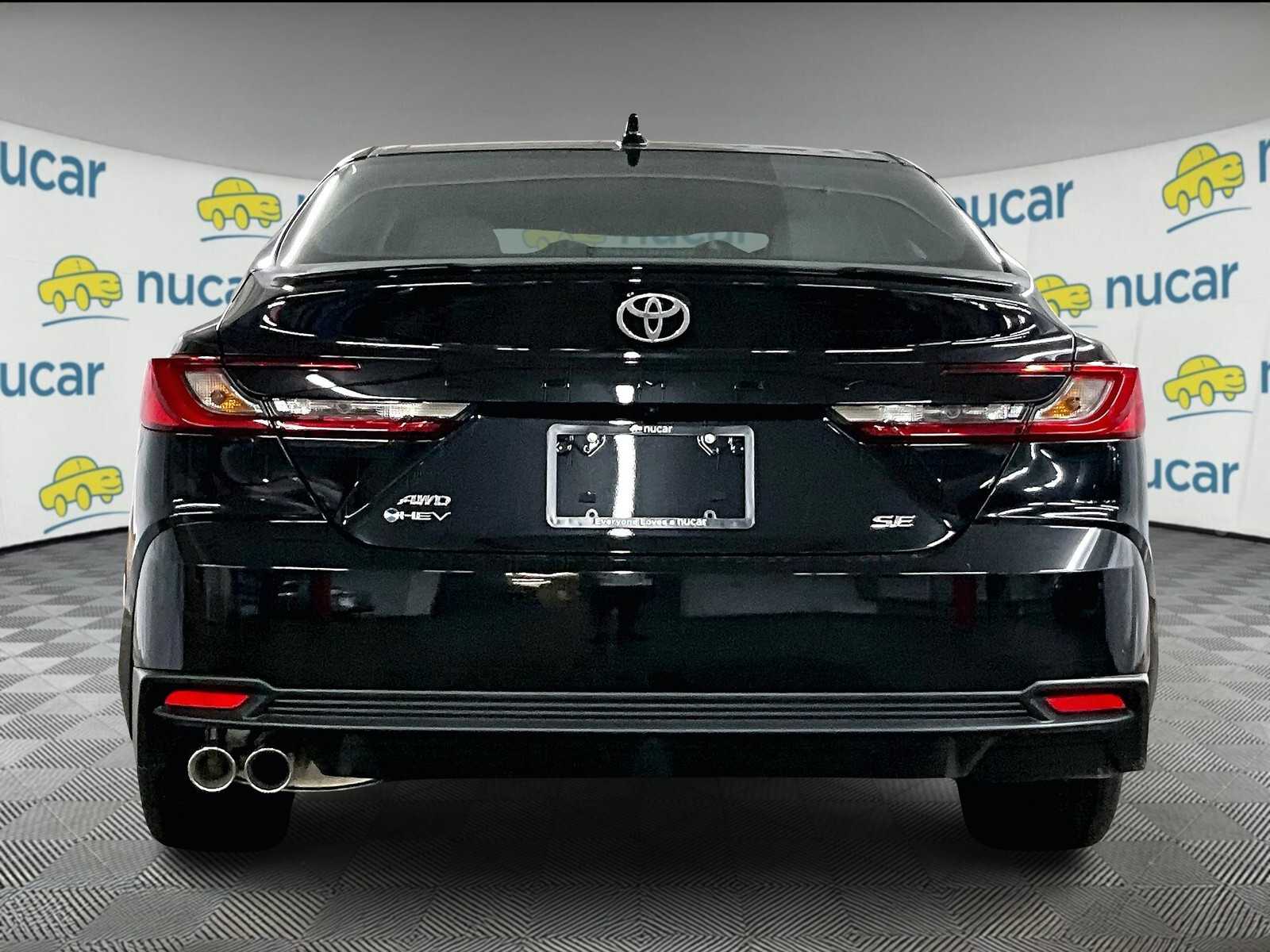 2025 Toyota Camry SE photo 5