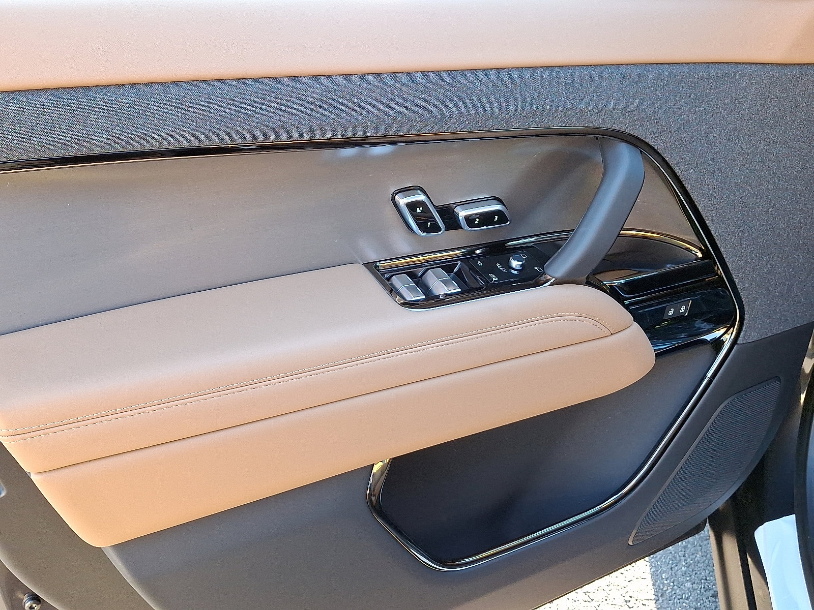 2025 Land Rover Range Rover Sport SE photo 10