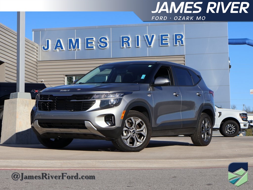 2025 Kia Seltos LX's photo