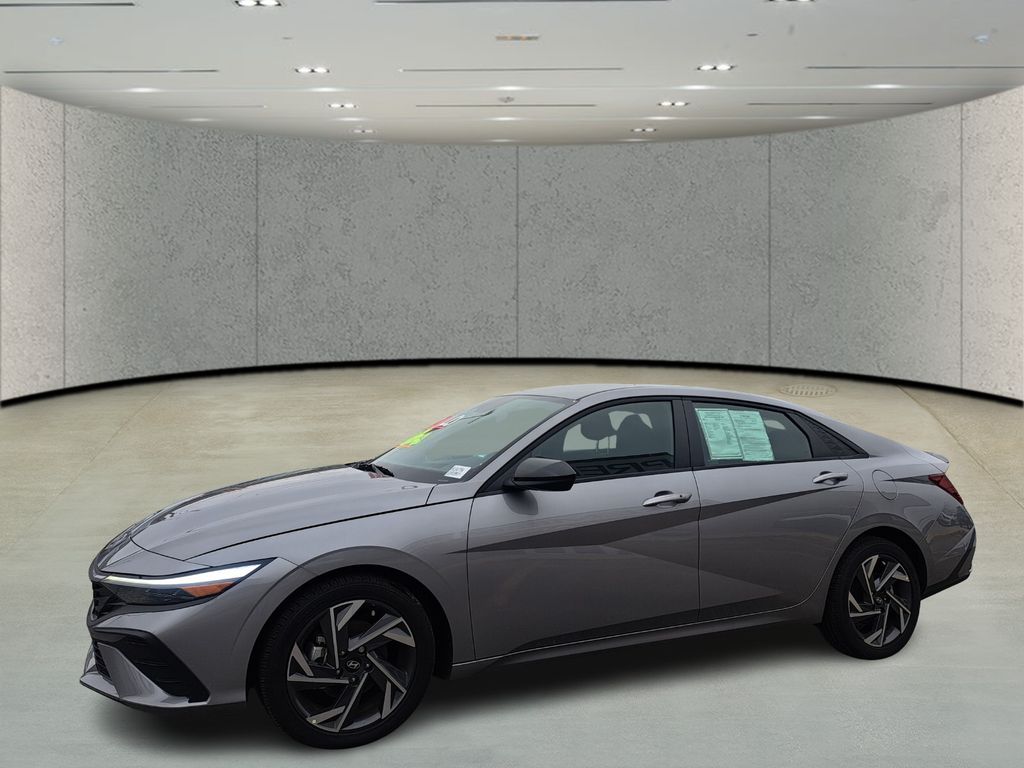 2025 Hyundai Elantra SEL's photo