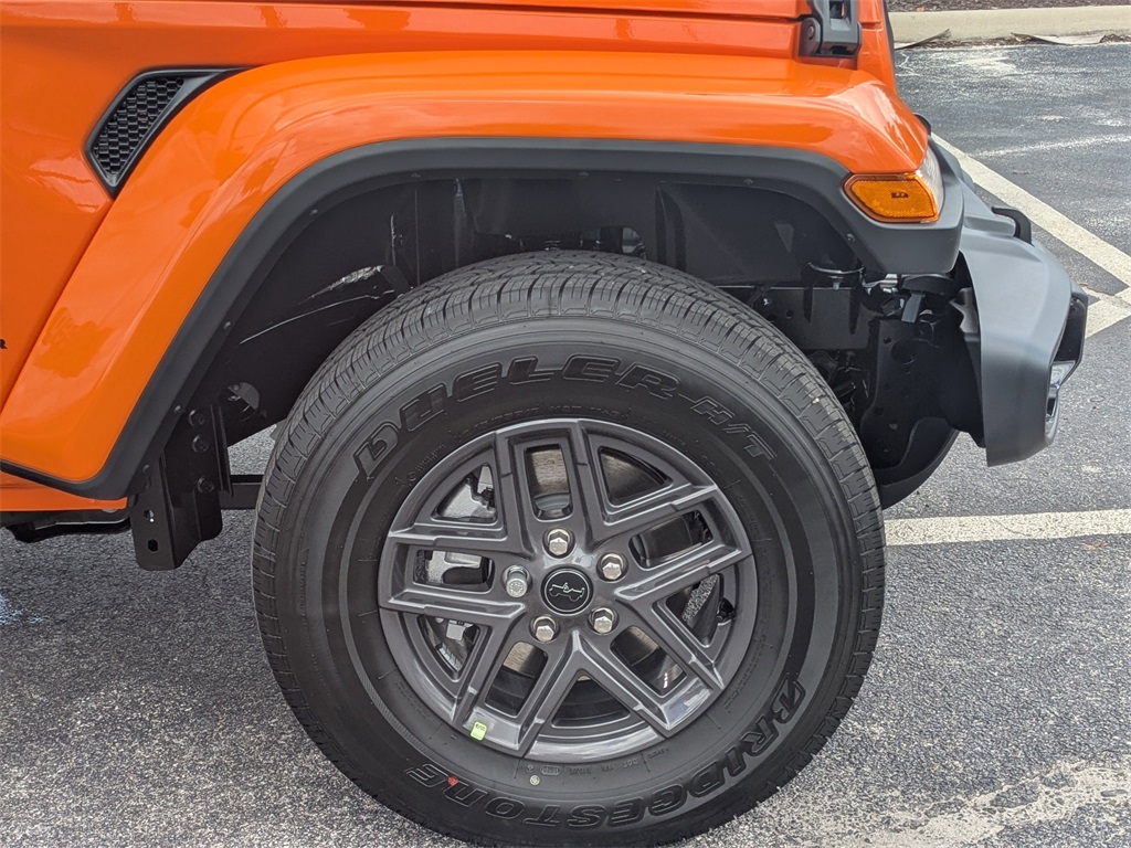 2025 Jeep Gladiator Sport S photo 10