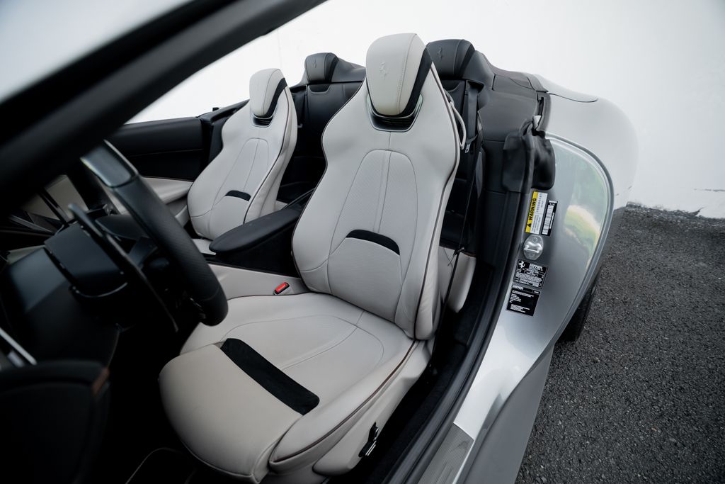 2024 Ferrari Roma Spider photo 12