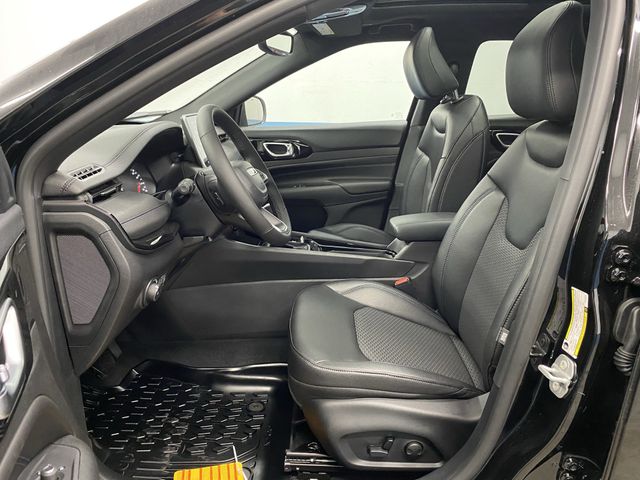 2026 Jeep Compass Latitude photo 4