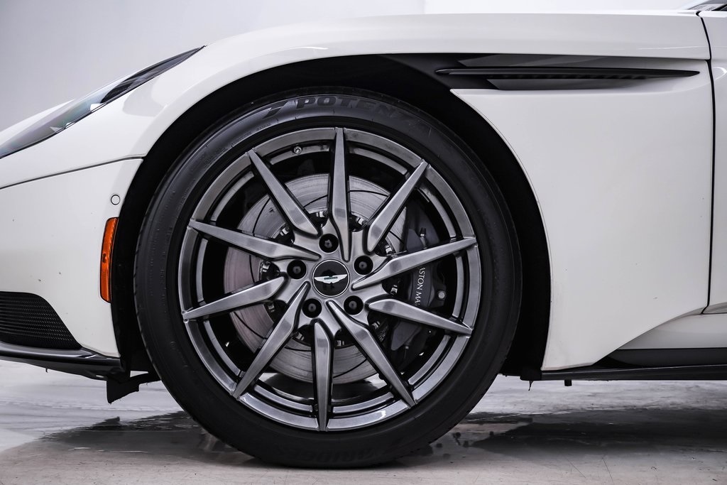 2021 Aston Martin DB11 AM5 photo 14