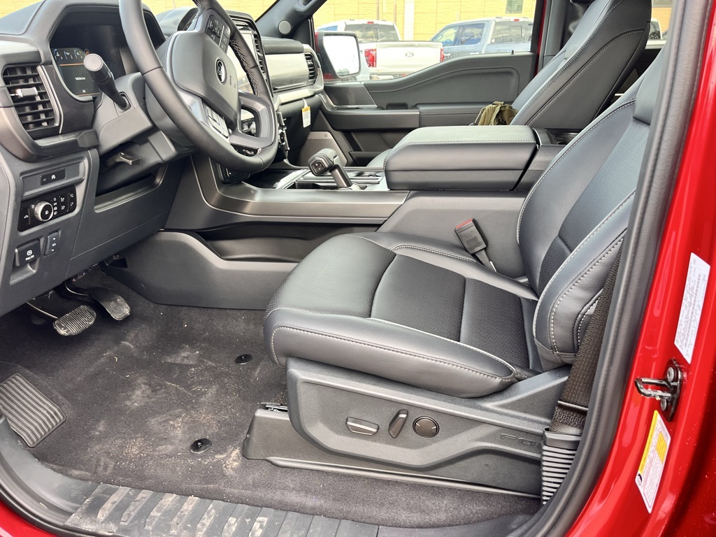 2025 Ford F-150 Lariat photo 16