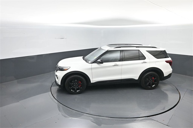 2022 Ford Explorer ST photo 21