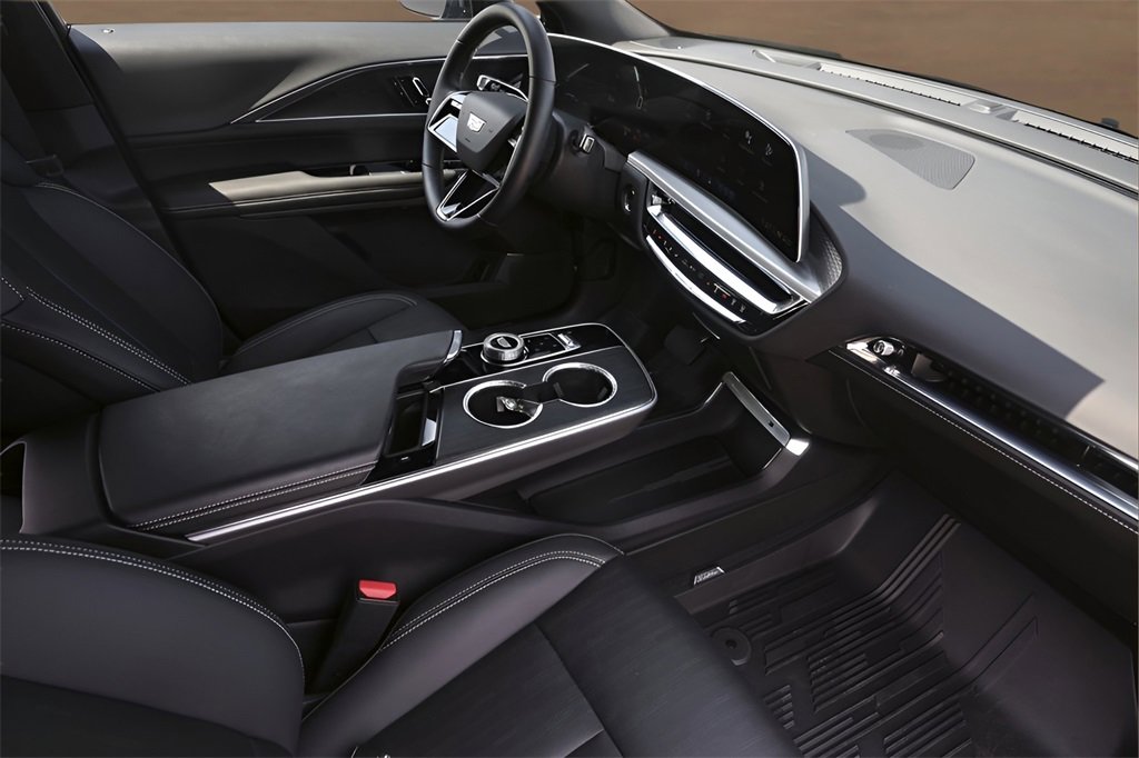 2024 Cadillac Lyriq Luxury photo 25