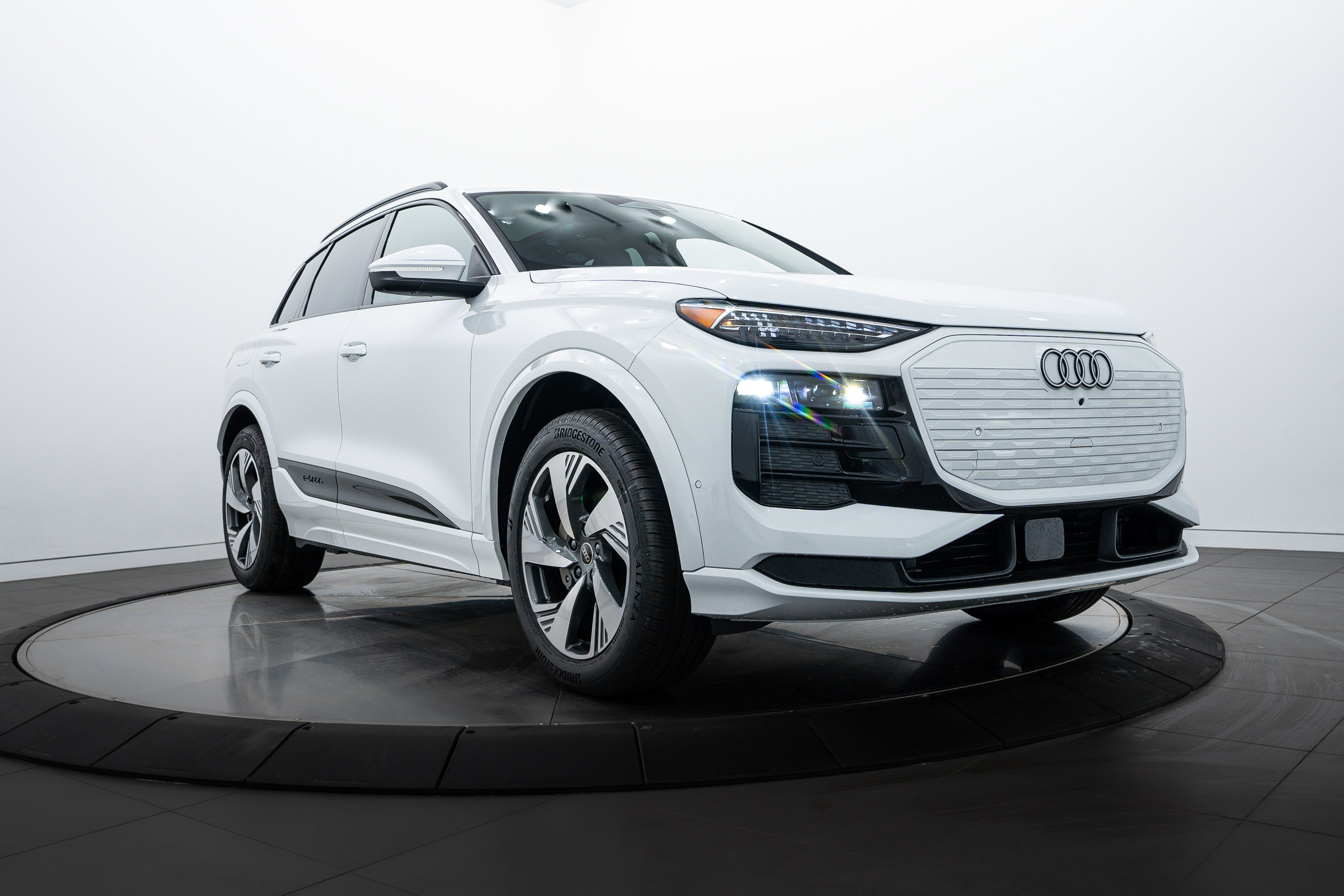 New 2025 Glacier White Audi Premium Plus image 1
