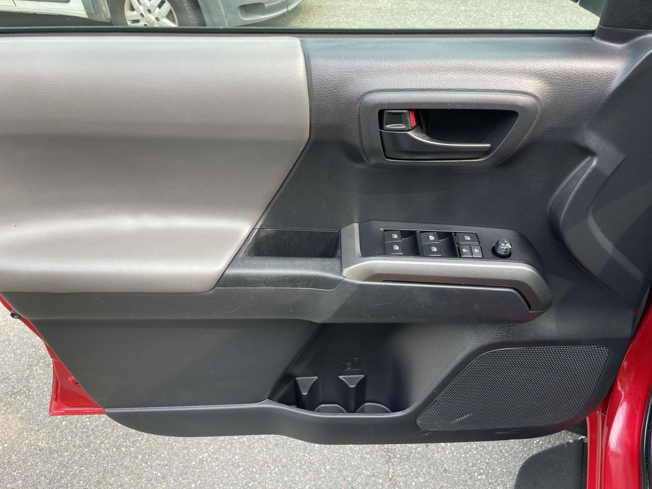 2022 Toyota Tacoma SR5 V6 photo 16