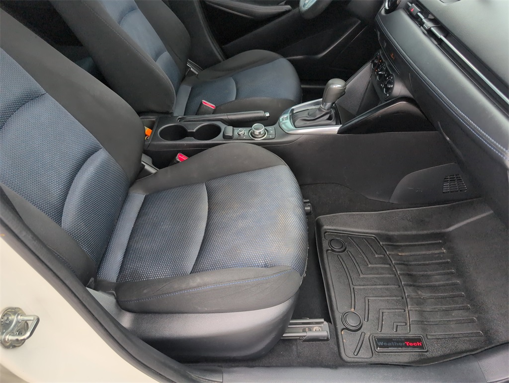 2017 Toyota Yaris iA Base photo 34