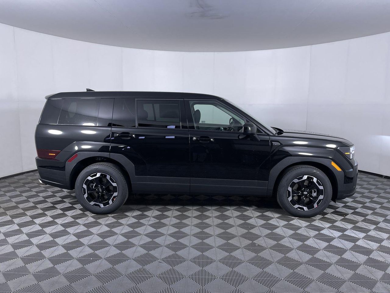 2025 Hyundai Santa Fe SE photo 4