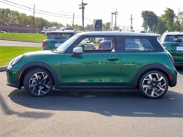 2025 Mini Cooper 2 Door Hardtop Signature photo 4