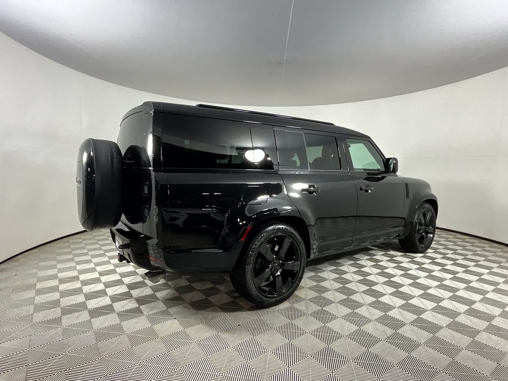2026 Land Rover Defender 130 V8 photo 2
