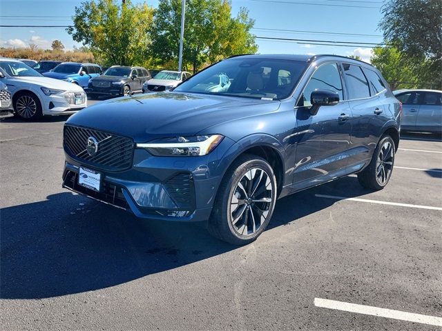 2026 Volvo XC60 Plus's photo