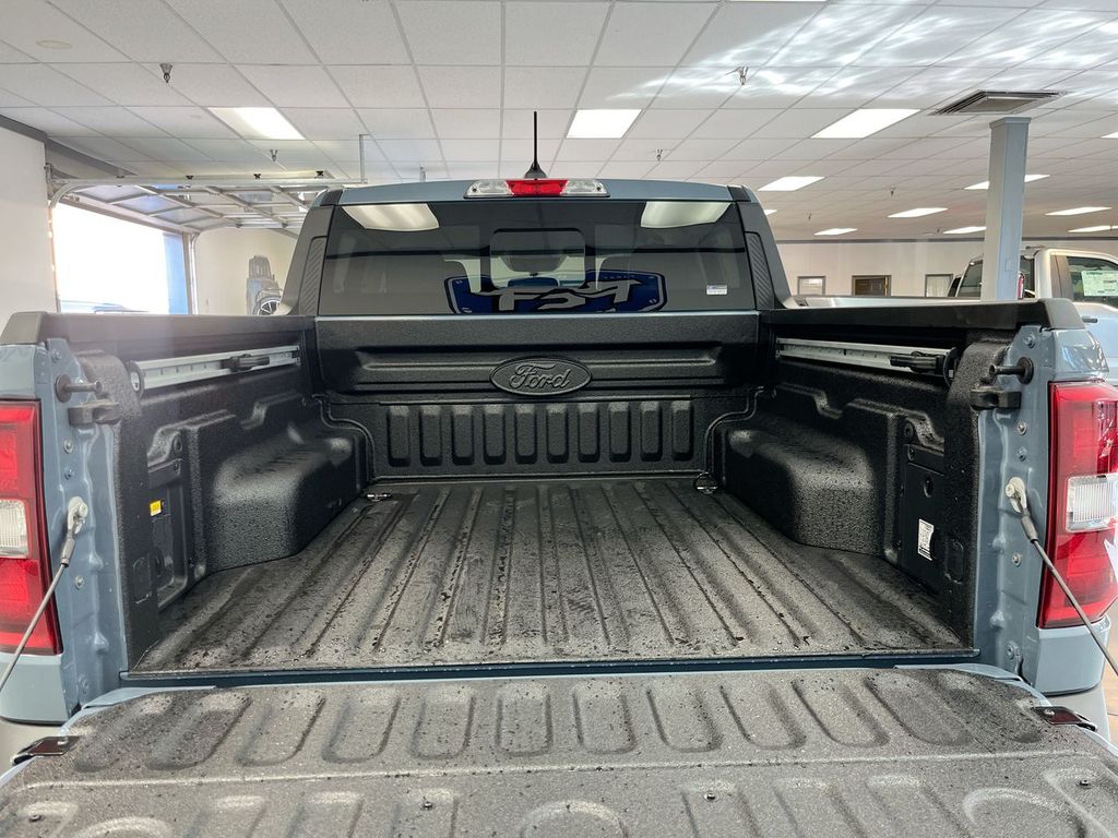 2025 Ford Maverick Lariat photo 2