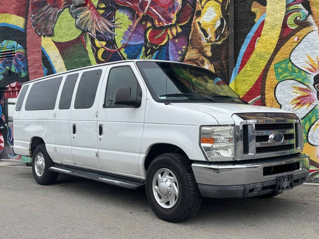 2010 Ford E-Series Econoline Wagon XLT's photo