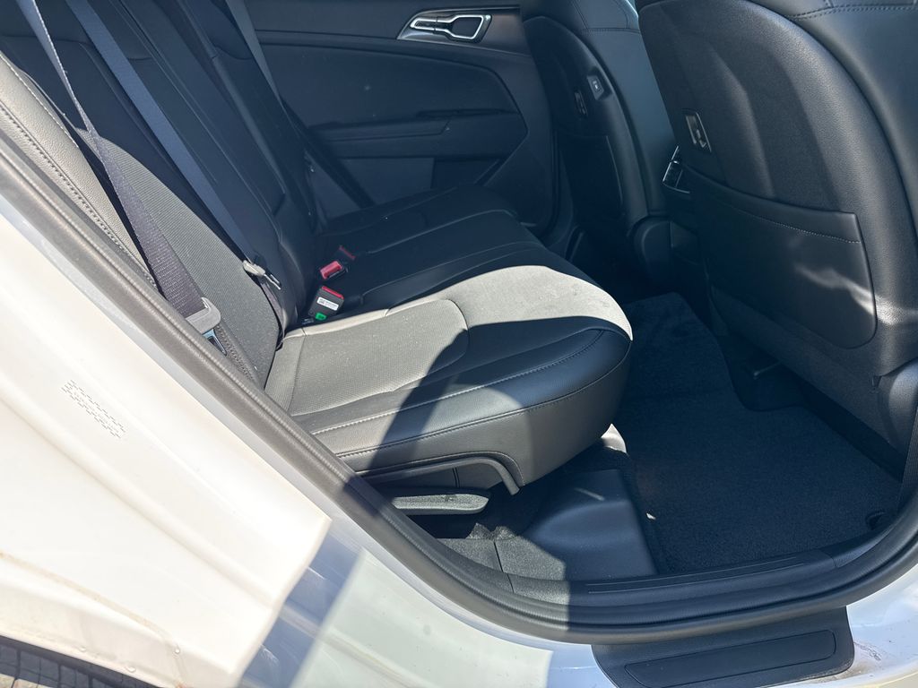 2025 Kia Sportage EX photo 14