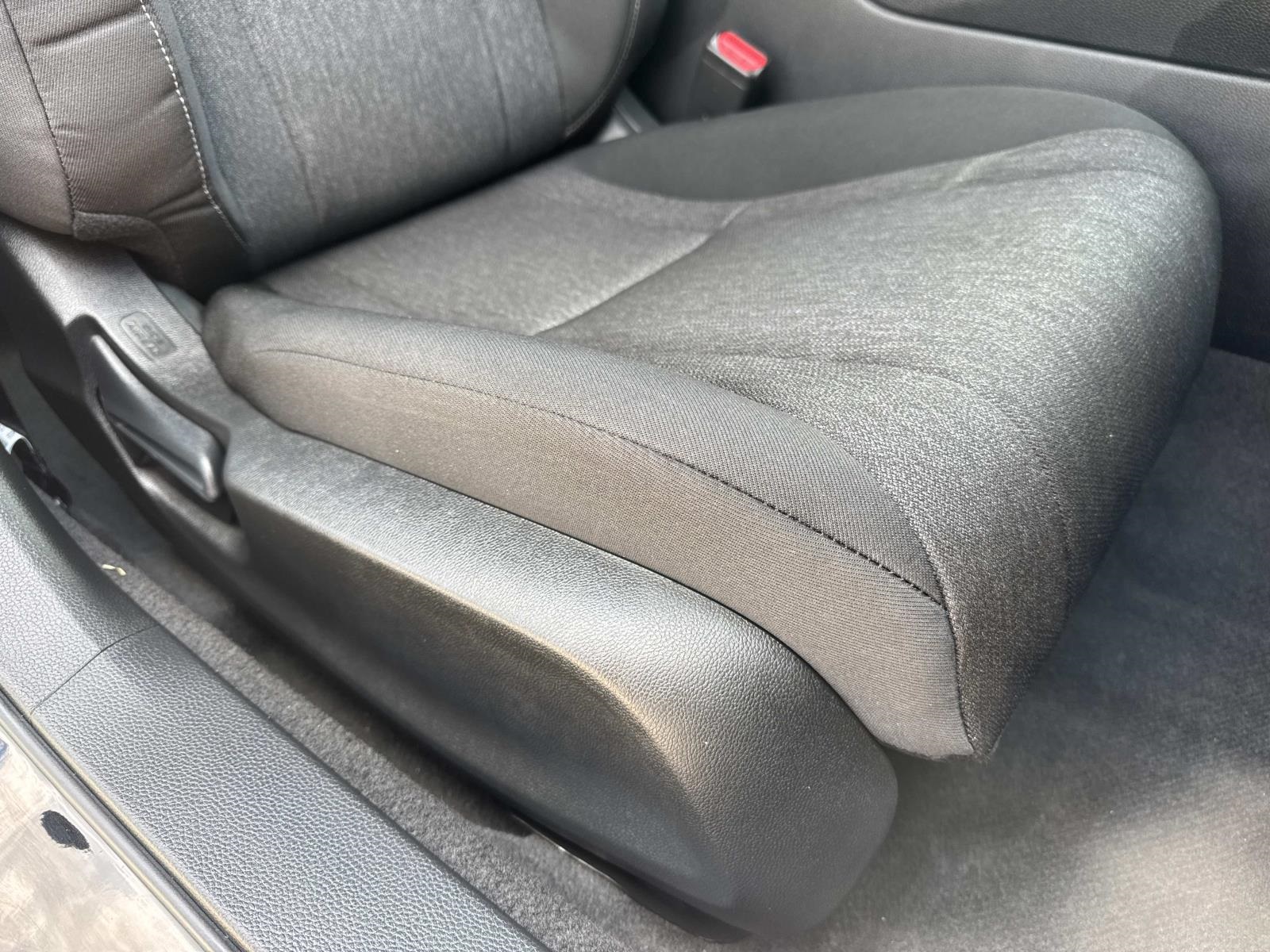 2025 Honda Accord LX photo 8