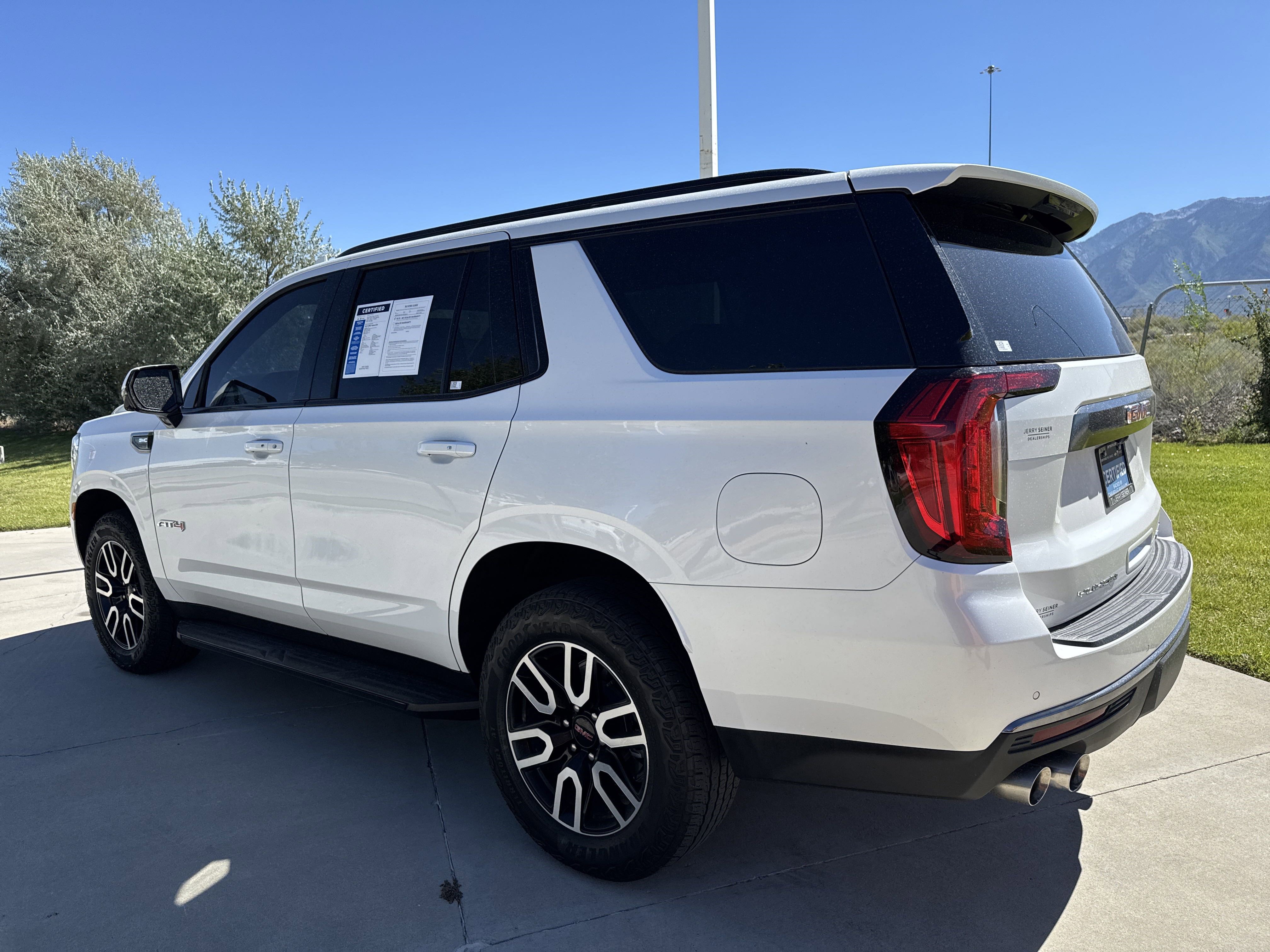 2024 Gmc Yukon AT4 photo 3