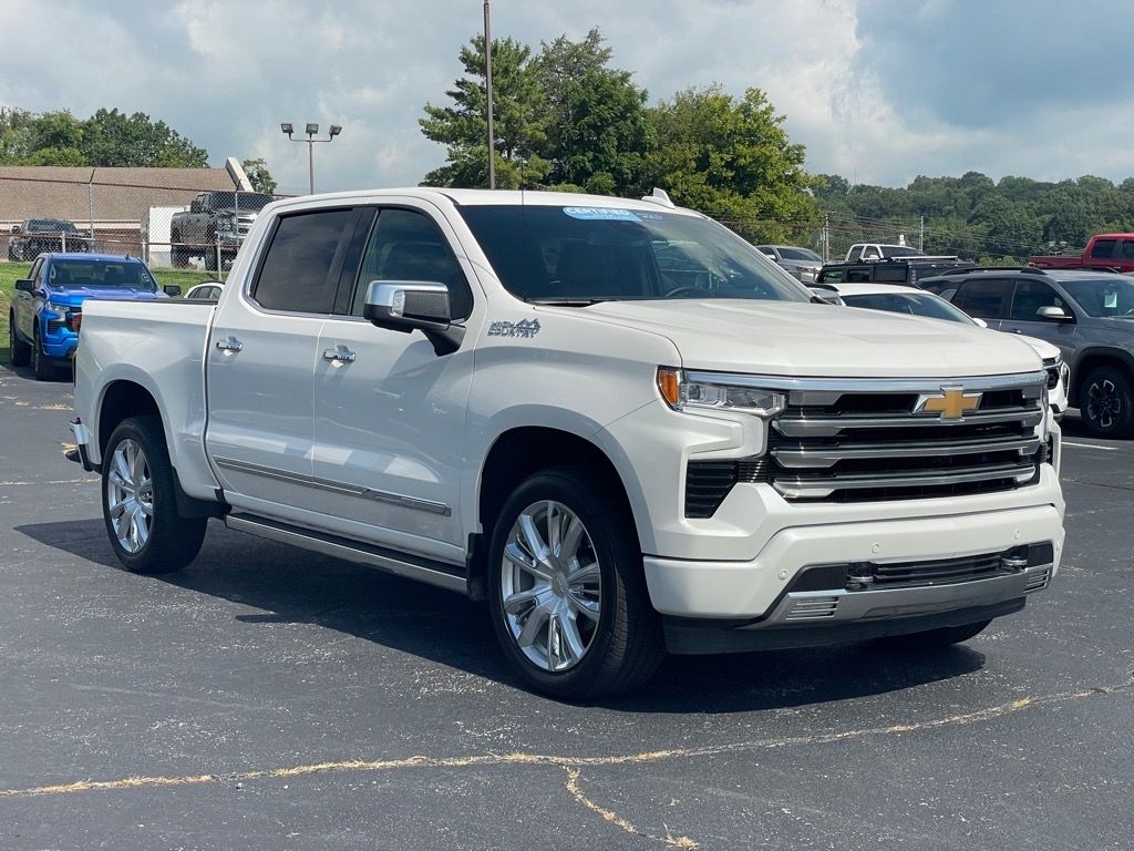 Used 2025 Iridescent Pearl Tricoat Chevrolet High Country image 1