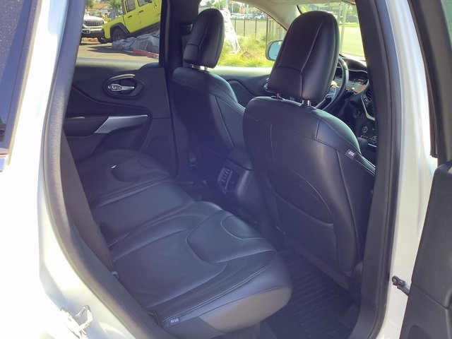 2016 Jeep Cherokee Overland photo 30