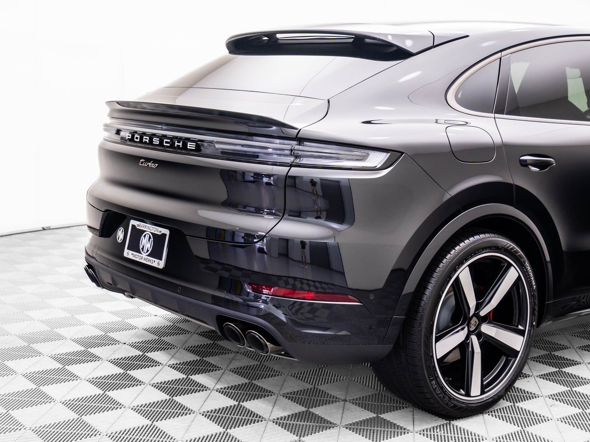 2025 Porsche Cayenne Turbo E-Hybrid Coupe photo 30