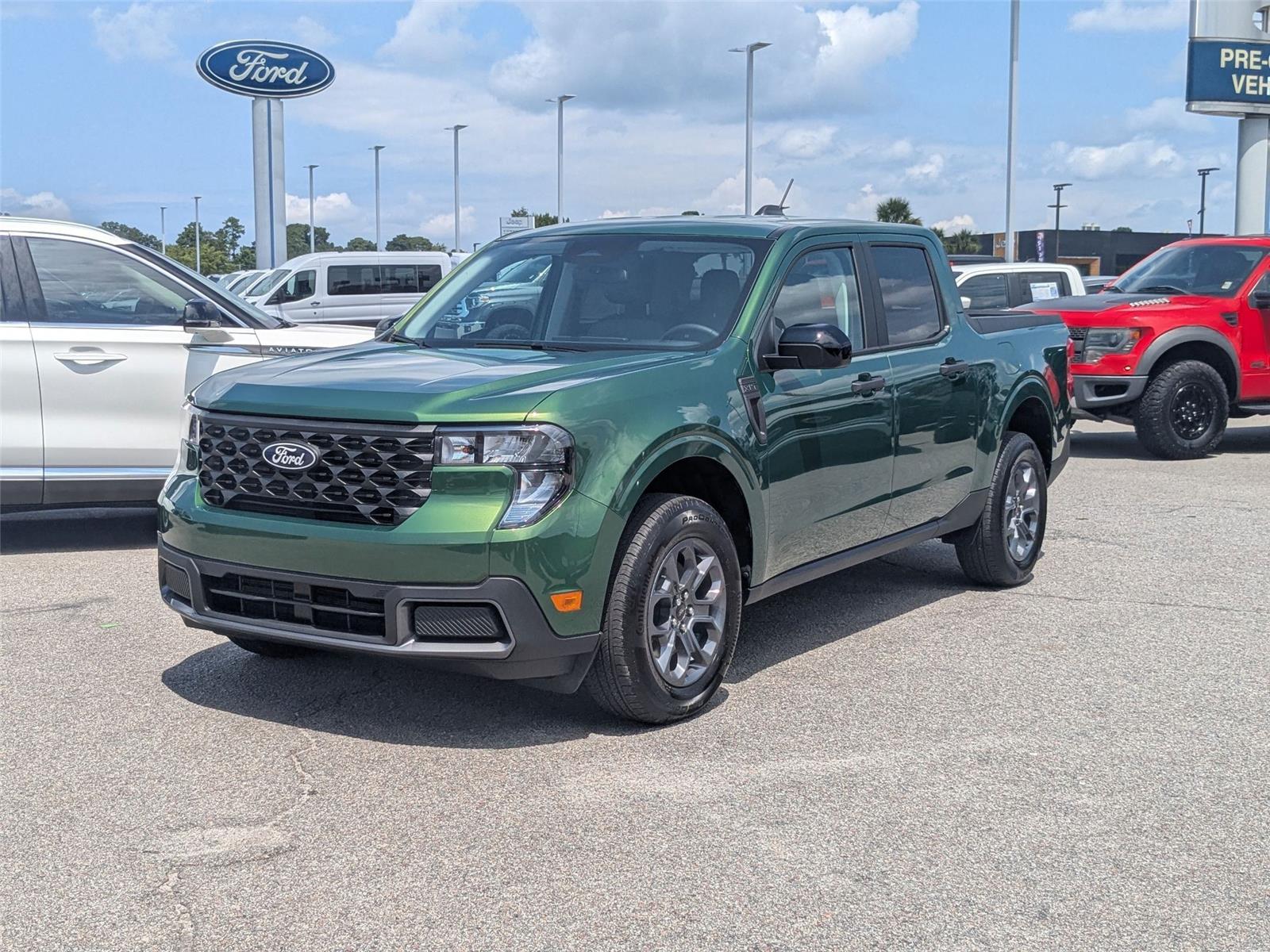 2025 Ford Maverick XL's photo