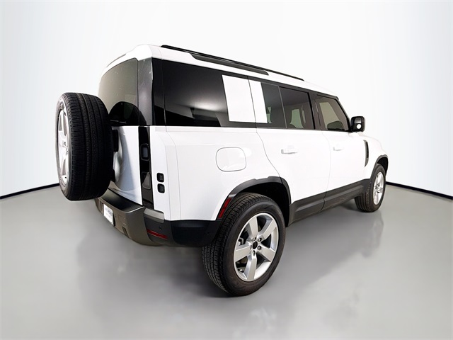 2026 Land Rover Defender 110 S photo 4