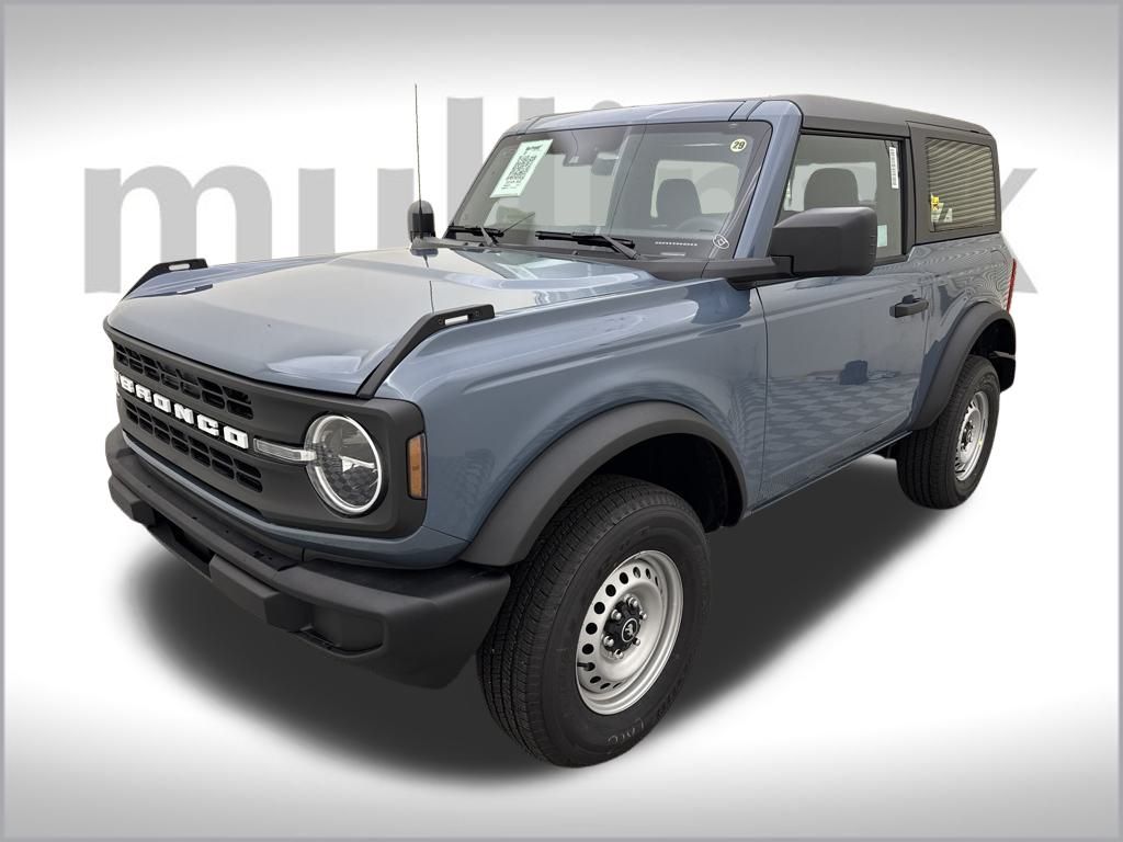 2025 Ford Bronco Base photo 8