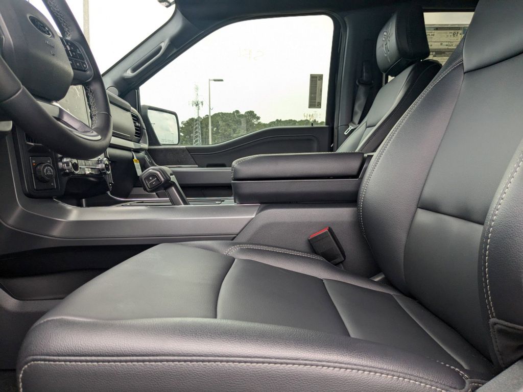 2025 Ford F-150 XLT photo 21