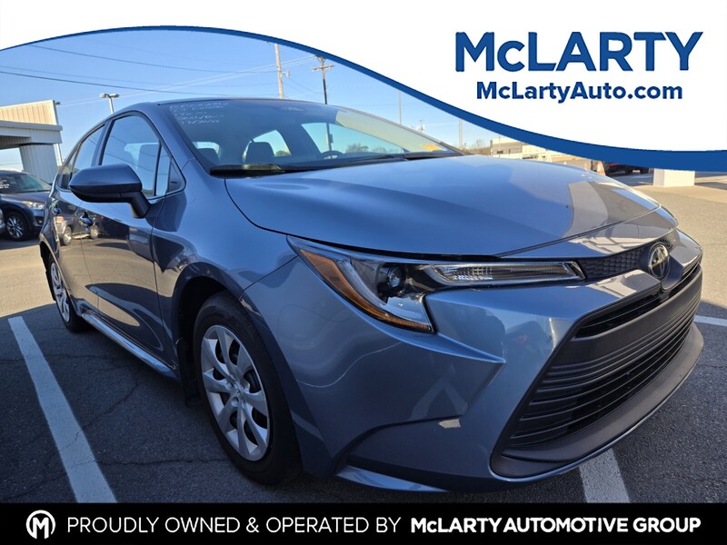 2024 Toyota Corolla LE's photo