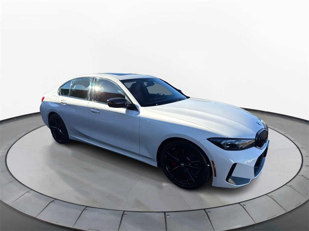 2023 BMW 3 Series 330i's photo