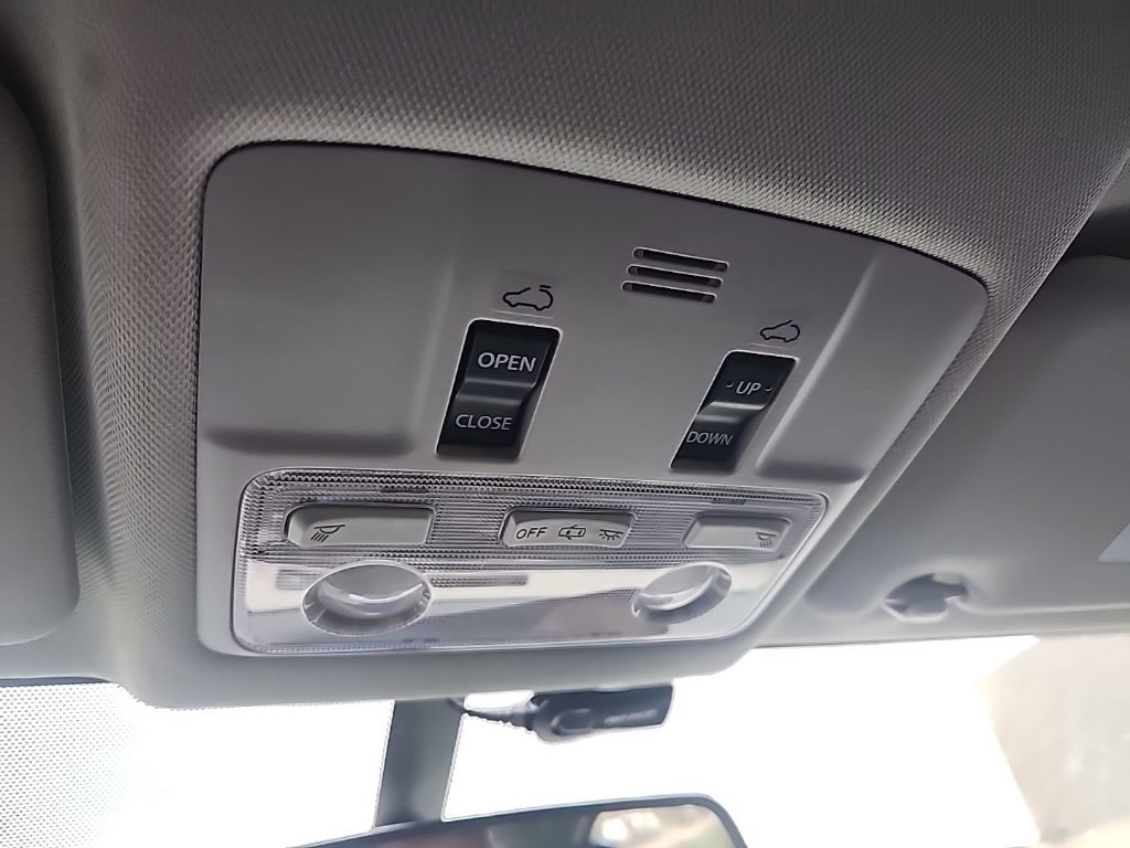2013 Toyota RAV4 XLE photo 22