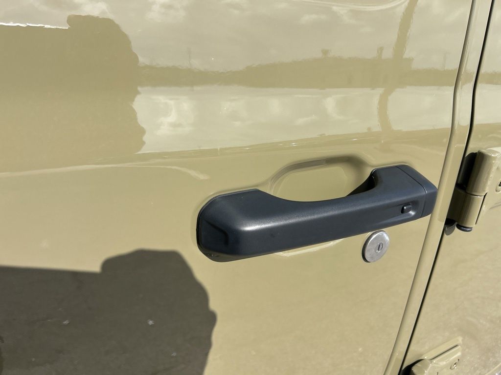 2025 Jeep Gladiator Sport photo 19