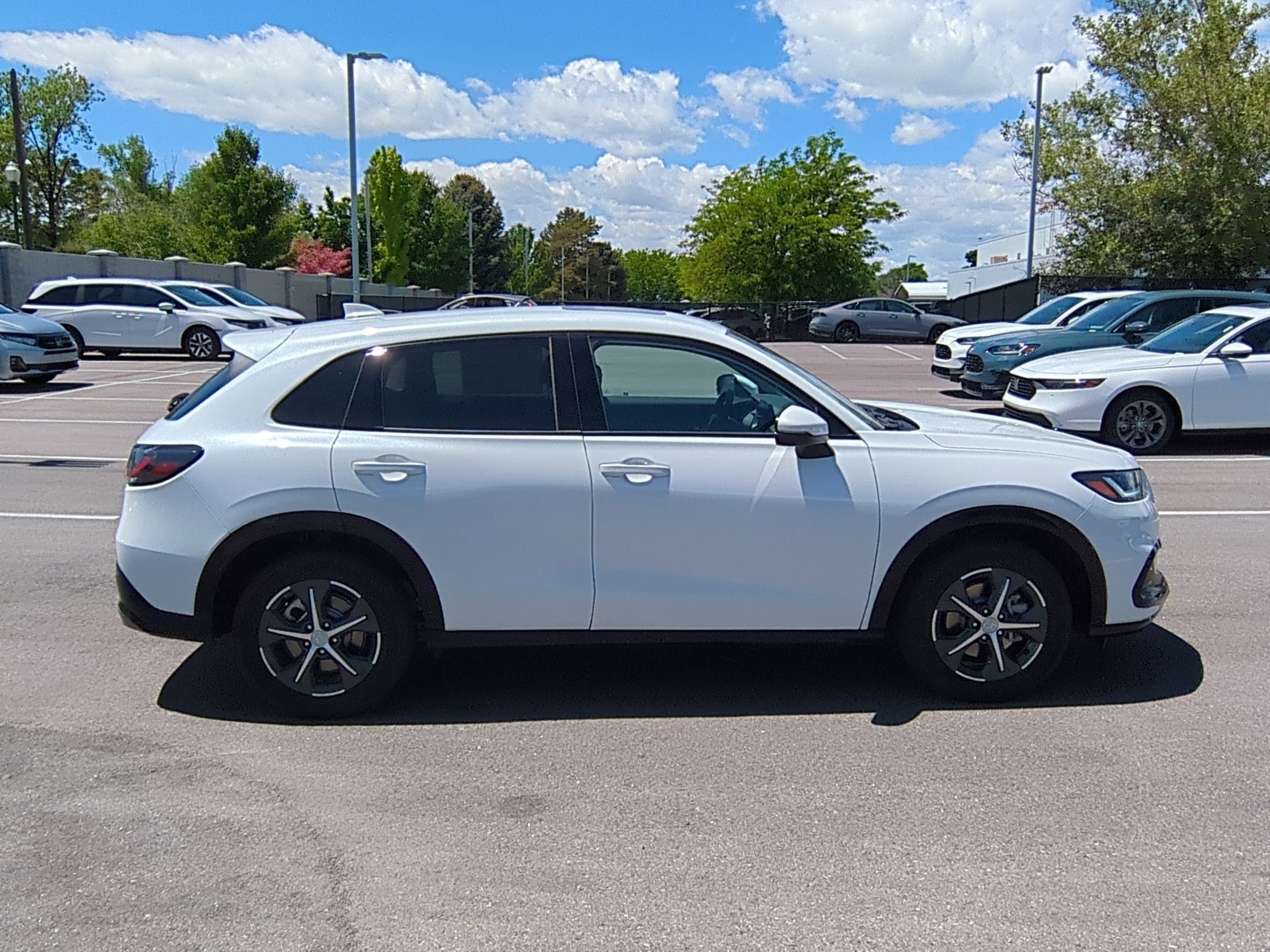 2025 Honda HR-V EX-L photo 2